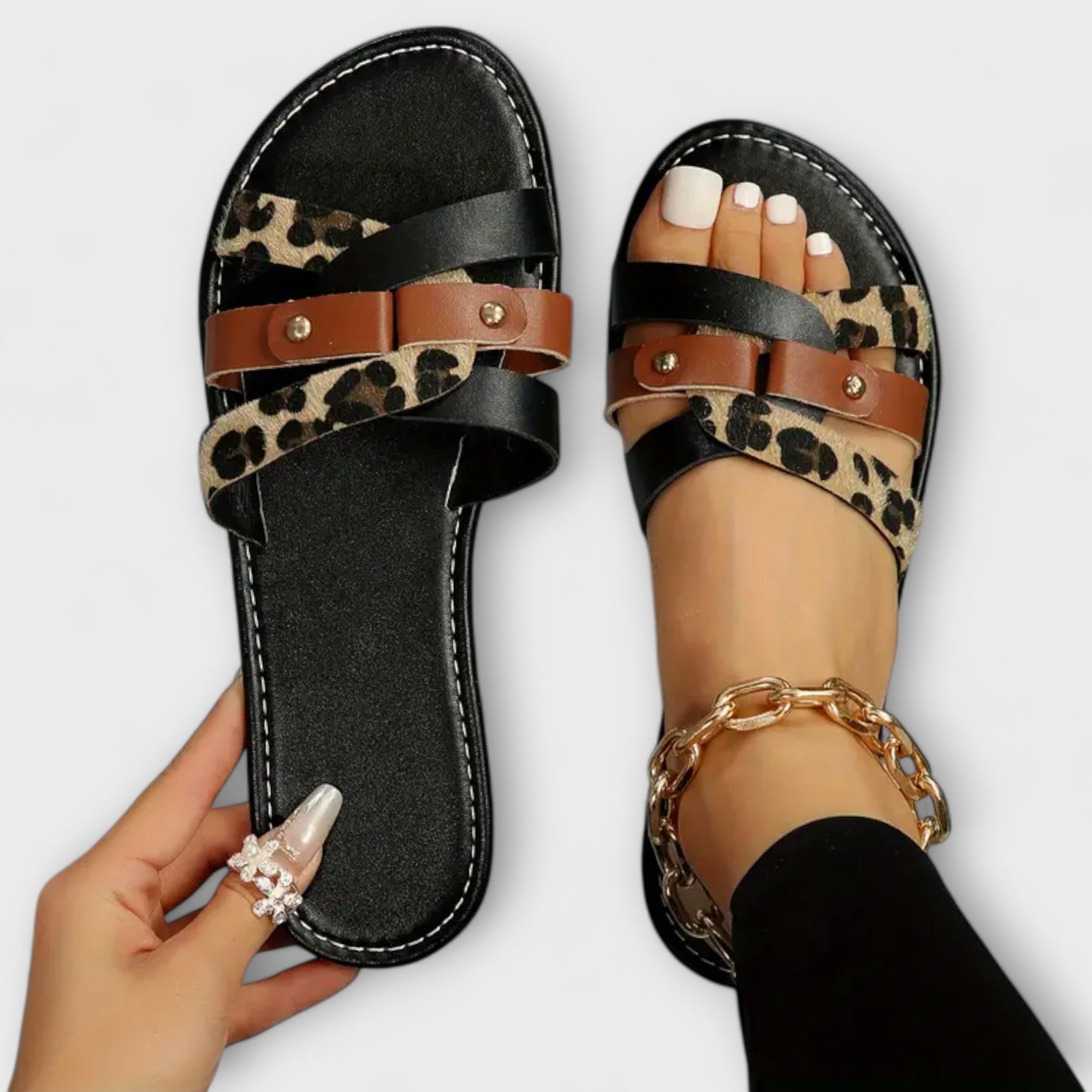 Leopard sandalen met kruislussen