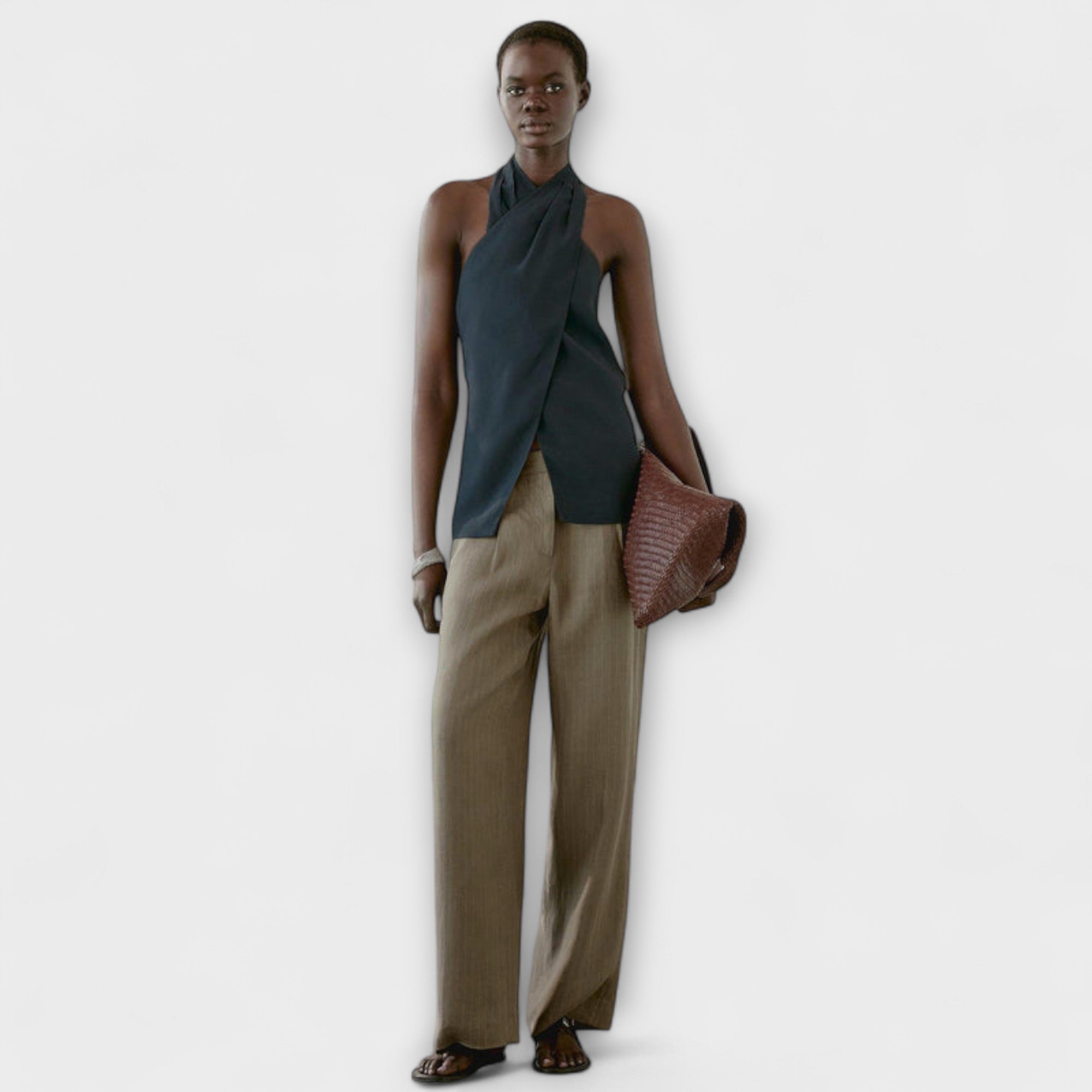 Hannah - Blauwe Halter Top met Ruguitsnede