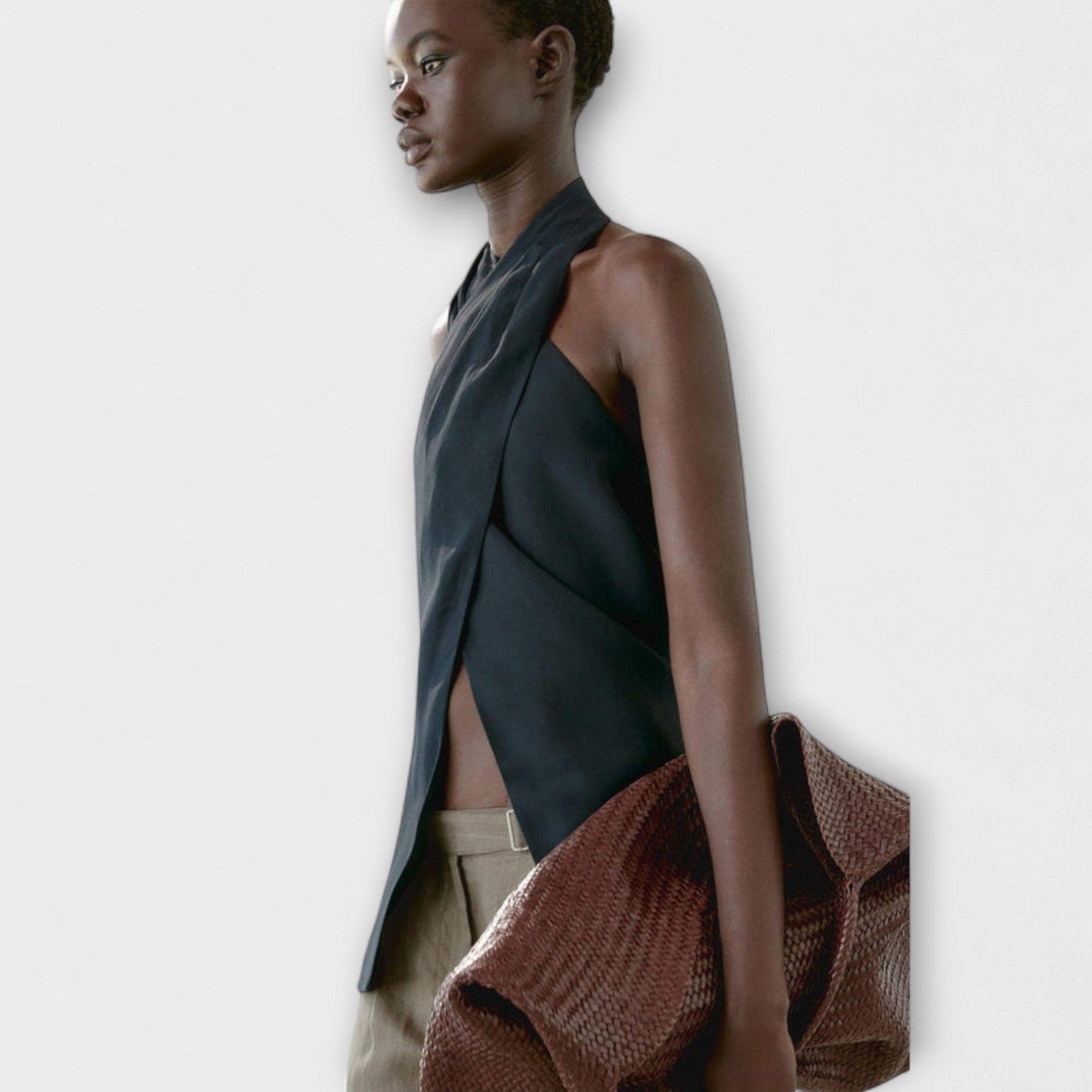 Hannah - Blauwe Halter Top met Ruguitsnede