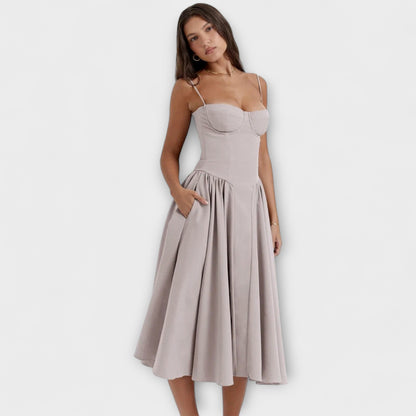 Rosalie - Verfijnde Mouwloze Kantjurk