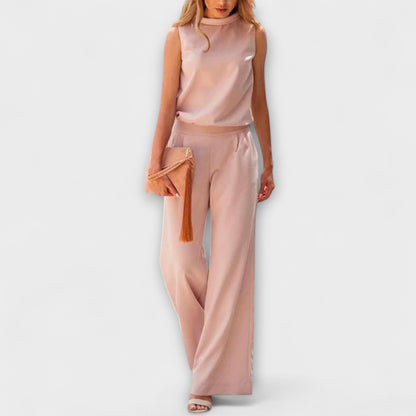 Hannah – Jumpsuit in Satin Look